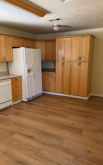1188 E Lexington Ave — Photo 4