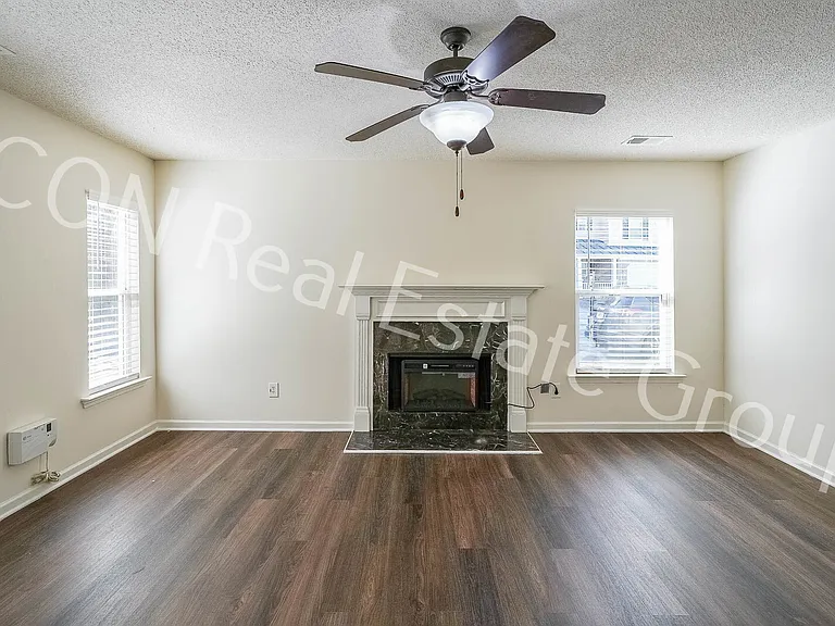 467 Colonial Walk — Photo 14