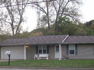 442 Veterans Dr, East Peoria, IL 61611