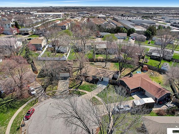 2nd image of 2221 Mason Cir