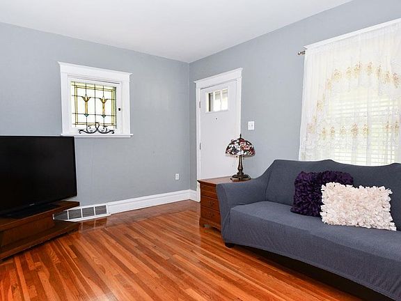 4th image of 4372 Holly Hills Blvd