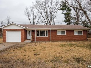 1500 E Gary Dr, Carbondale, IL 62902