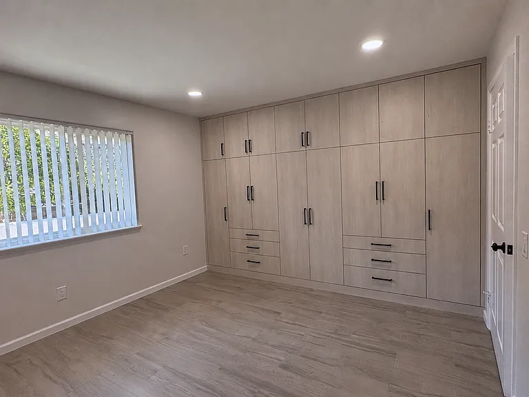 820 Jacaranda Pl #2 — Photo 2