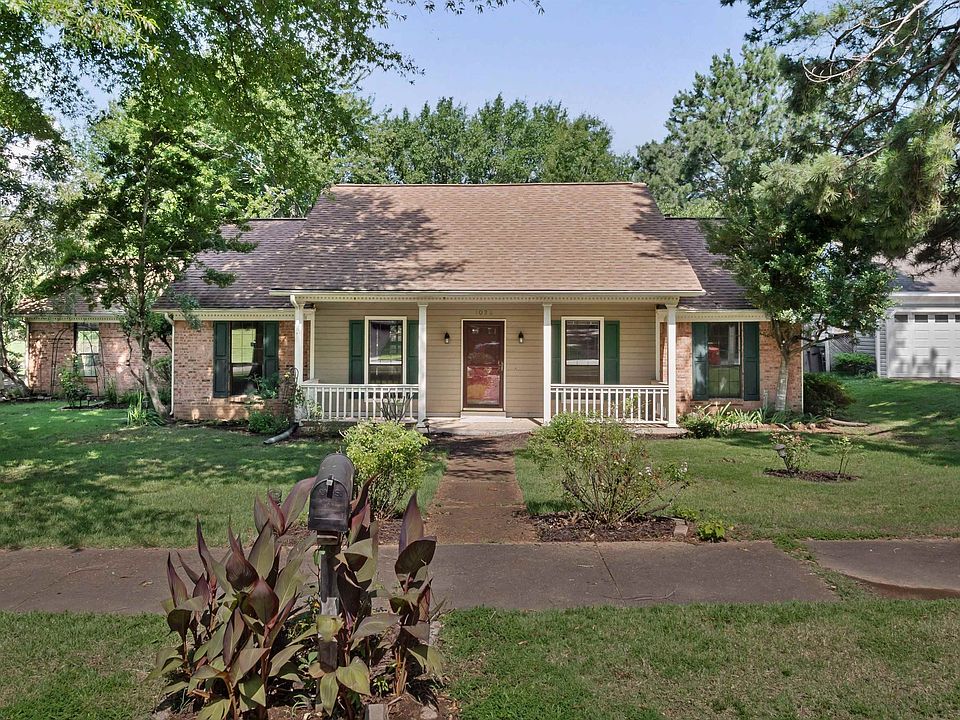 1st image of 1023 Hunters Point Dr