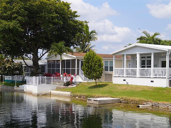 3rd image of 5420 Lagoon Drive