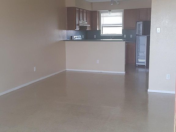 3rd image of 2706 Los Amigos Dr