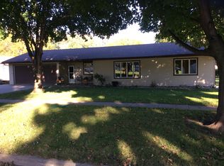 401 Florida Ave SW, Orange City, IA 51041
