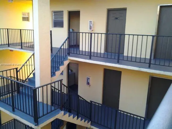 300 NE 125th St APT 302, North Miami, FL 33161