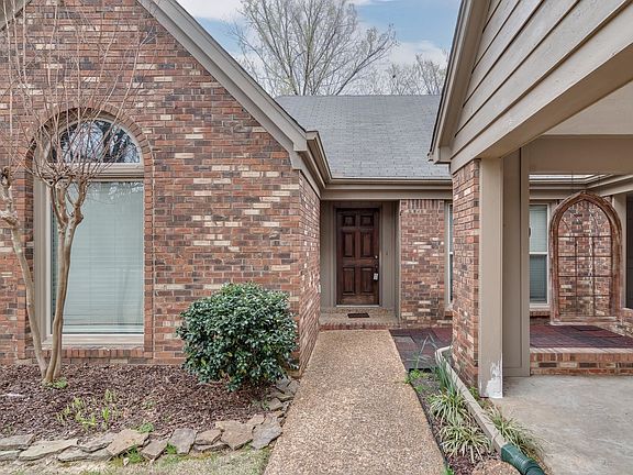 2nd image of 8560 W Park Trail Dr #8560