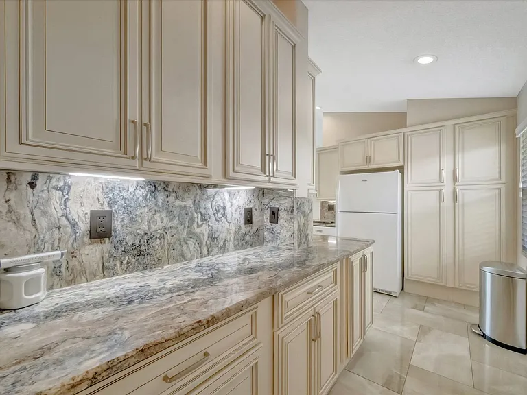 1016 Harbor Town Dr — Photo 19