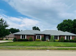 2284 S Lexus Ave, Springfield, MO 65807