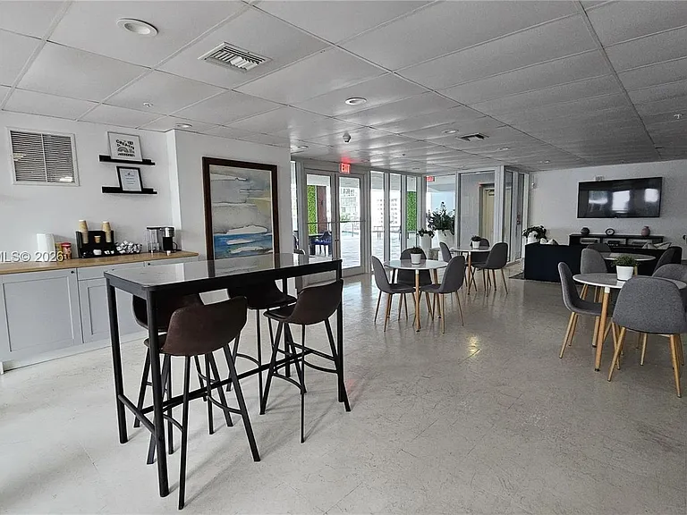 170 SE 14th St #1408 — Photo 23
