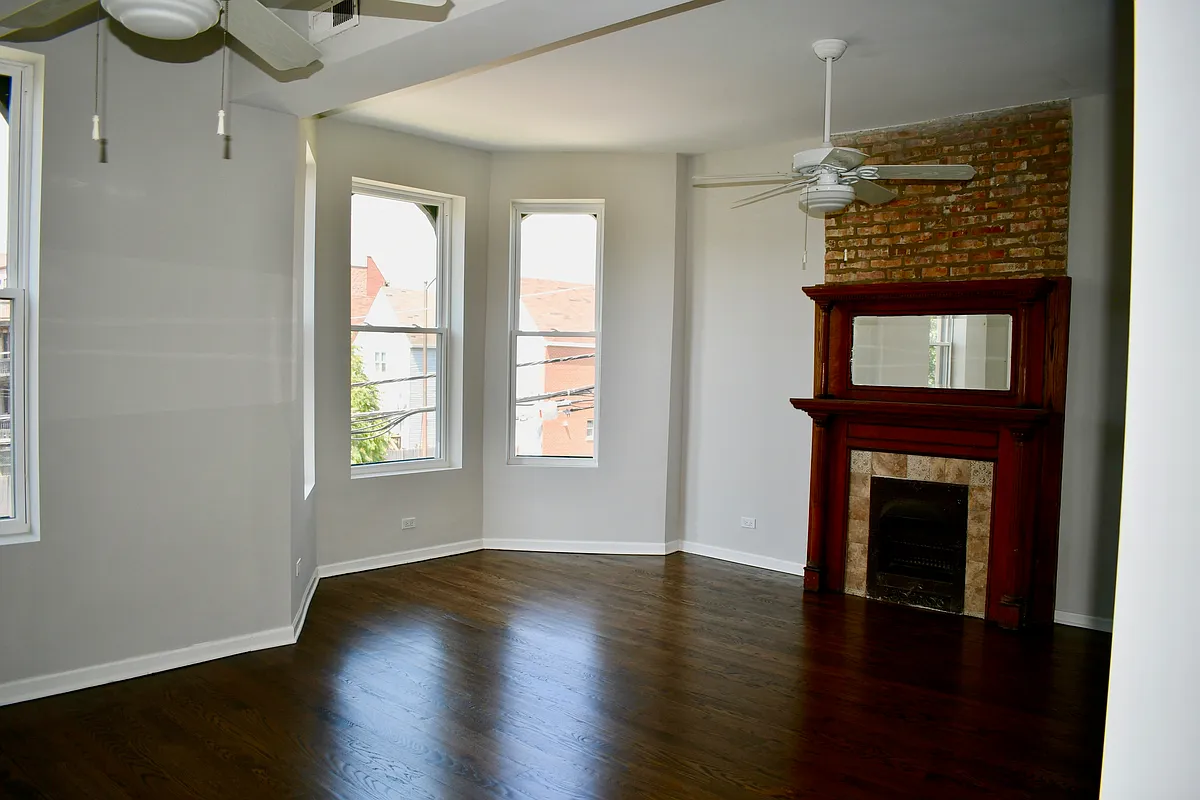 Building Photo - 867 E Pershing Rd #2