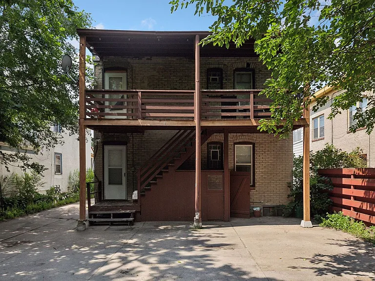 1923 University Ave NE — Photo 12