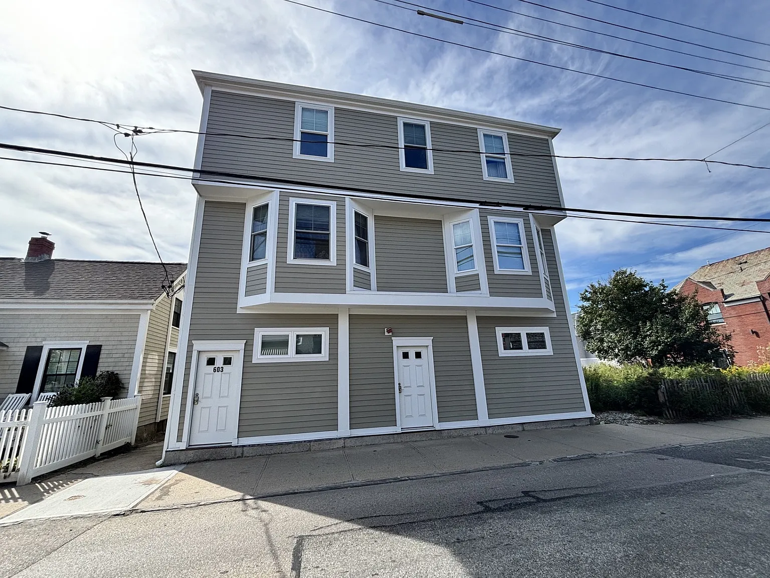 2 bed, 949 sqft, $2,500 — Photo 1