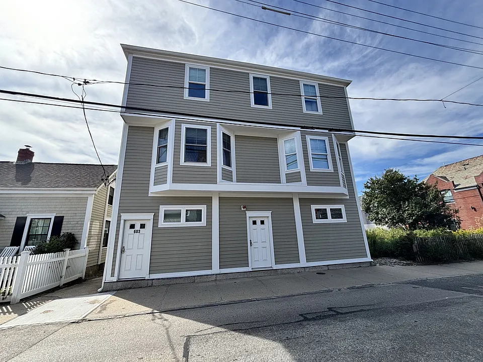 603 Thames St #4