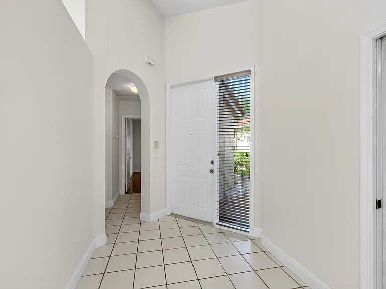 5225 Brookview Dr — Photo 37