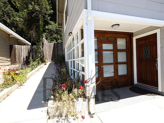 3rd image of 2837 Sheldon Dr