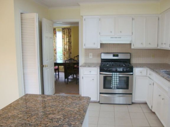 3rd image of 49 Woodwind Dr