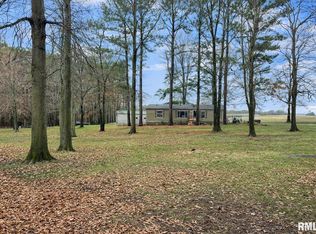 215 Scout Cabin Rd, Carterville, IL 62918