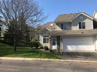 8922 Spring Ln, Woodbury, MN 55125