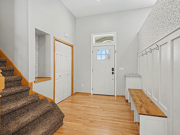 4th image of 107 Shepherdia Ct