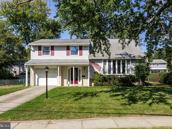 1512 Longfellow Dr, Cherry Hill, NJ 08003