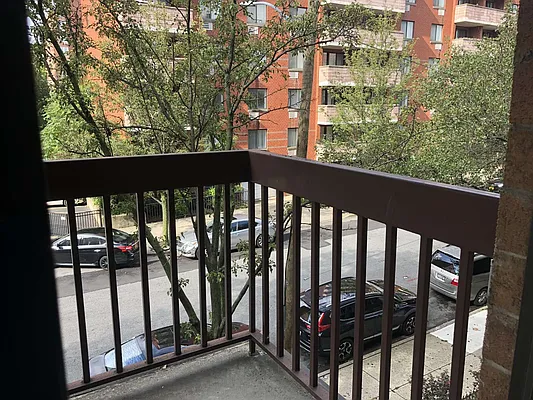 Rented by 18 REALTY | media 7