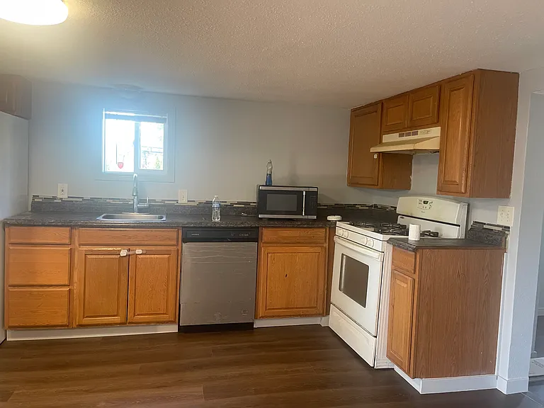 2316 NE 122nd Ave — Photo 5