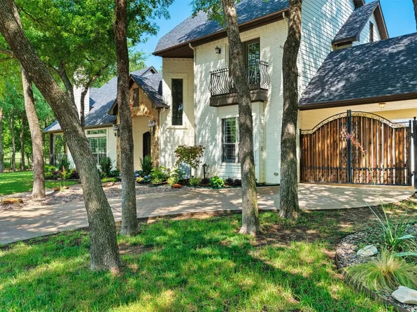 5801 Forest River Dr, Fort Worth, TX 76112