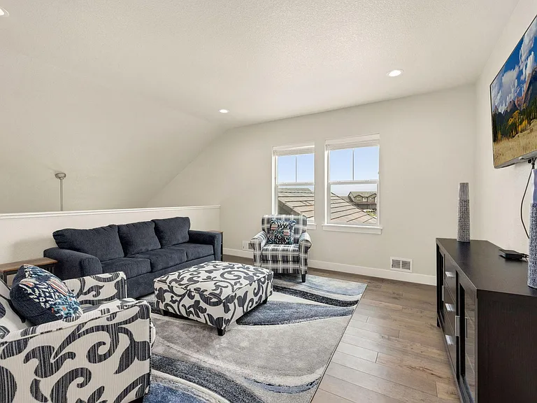 Upstairs loft with 55 inch Smart TV (basic Comcast cable included)
Sleeper sofa and plenty of seating!