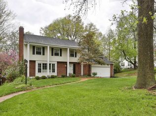 345 Providence Rd, Ballwin, MO 63011