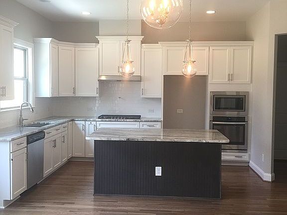 4th image of 111 Leeward Shoals Ln