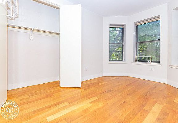 4th image of 64 Saint James Pl #4C