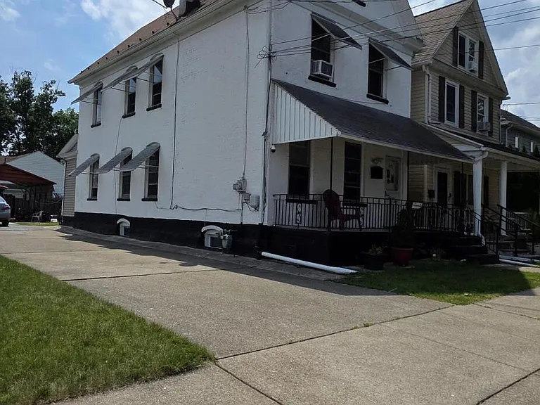 372 W Academy St — Photo 1