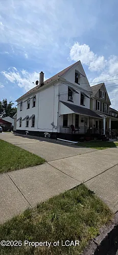 372 W Academy St Photo 1