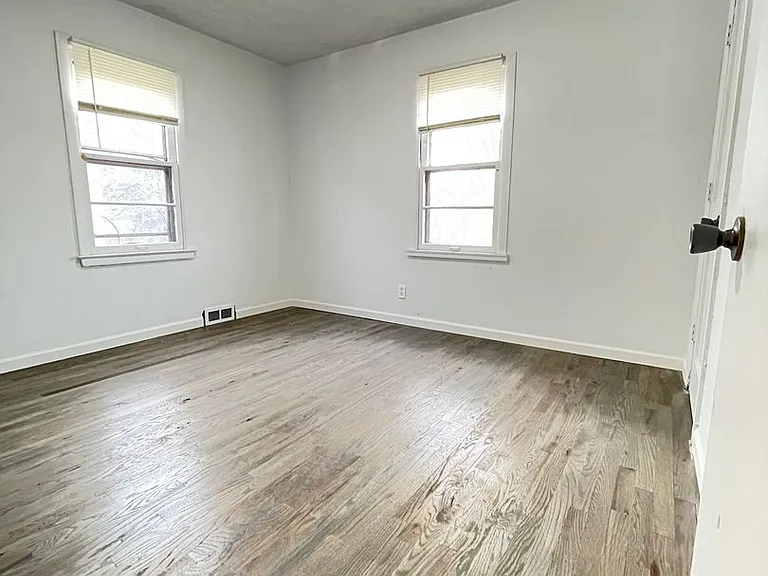 3826 N 36th St — Photo 11
