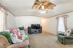 4th image of 820 Arlington St #5-unit 5