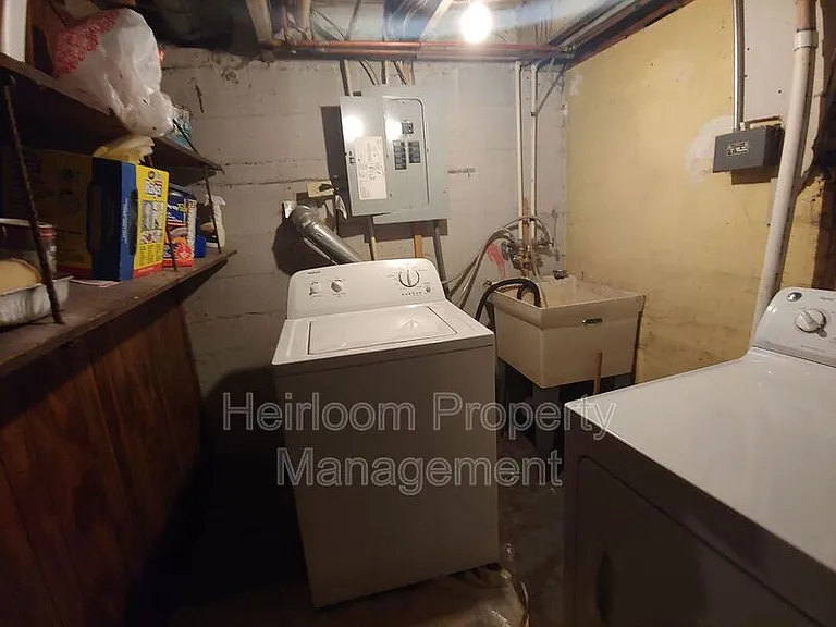 618 Spear Ave — Photo 8