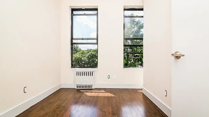 Rented by Nooklyn NYC LLC | media 31