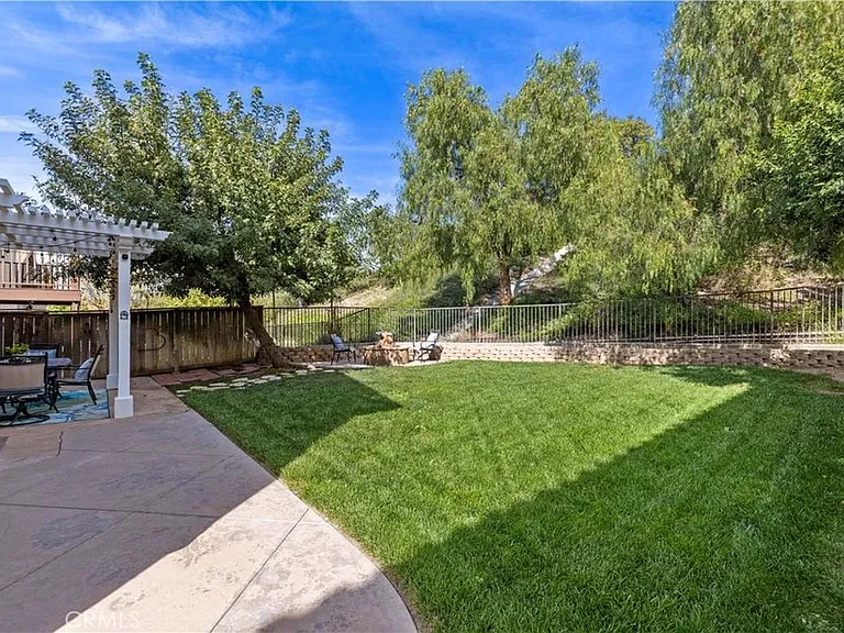 20334 Colina Dr — Photo 25