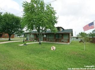 408 N Carroll St, Poth, TX 78147