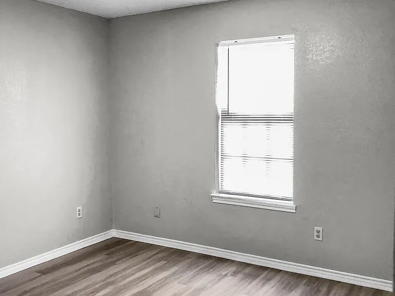 1112 Valley View St — Photo 36