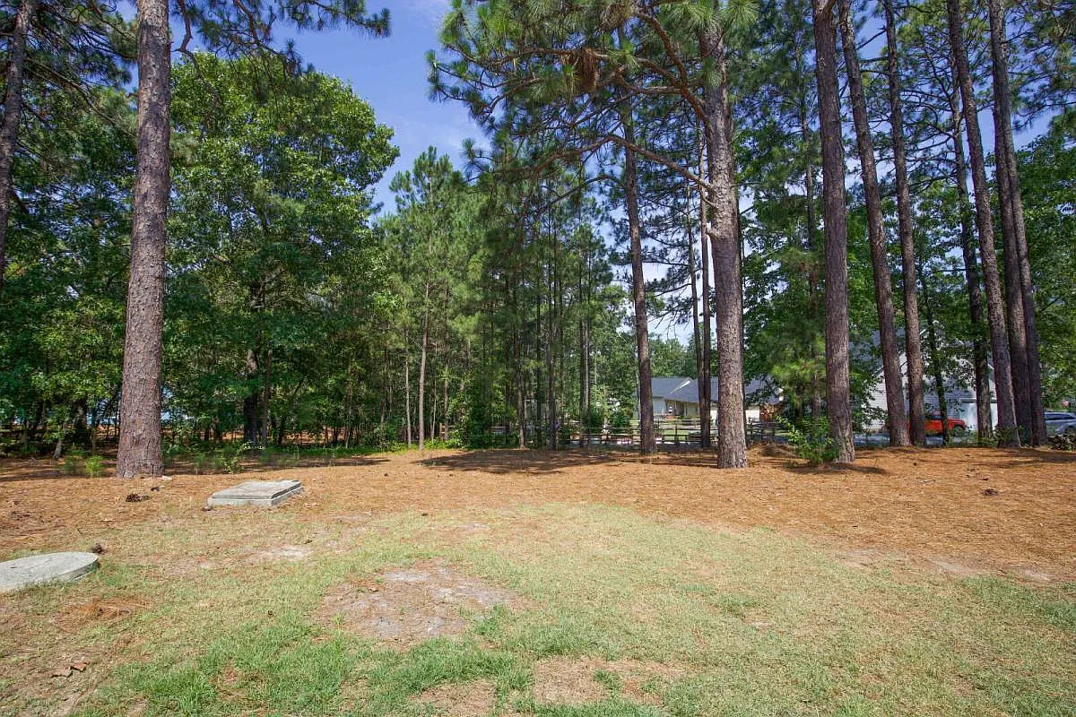 108 Fawnwood Dr in West End, NC 27376 — Photo 2