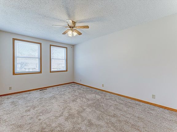 4th image of 56 Glenview Dr