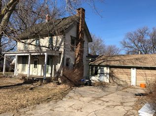 304 3rd St, Edgar, NE 68935