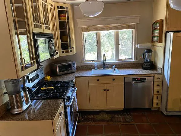 16400 Matilija Dr #C — Photo 6