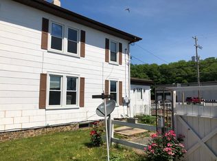 4631 Lehigh Dr, Walnutport, PA 18088