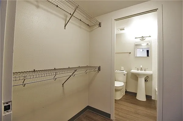 1671 N. Prospect Ave. — Photo 92