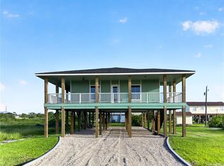 130 W Glen Oak Ln, Rockport, TX 78382